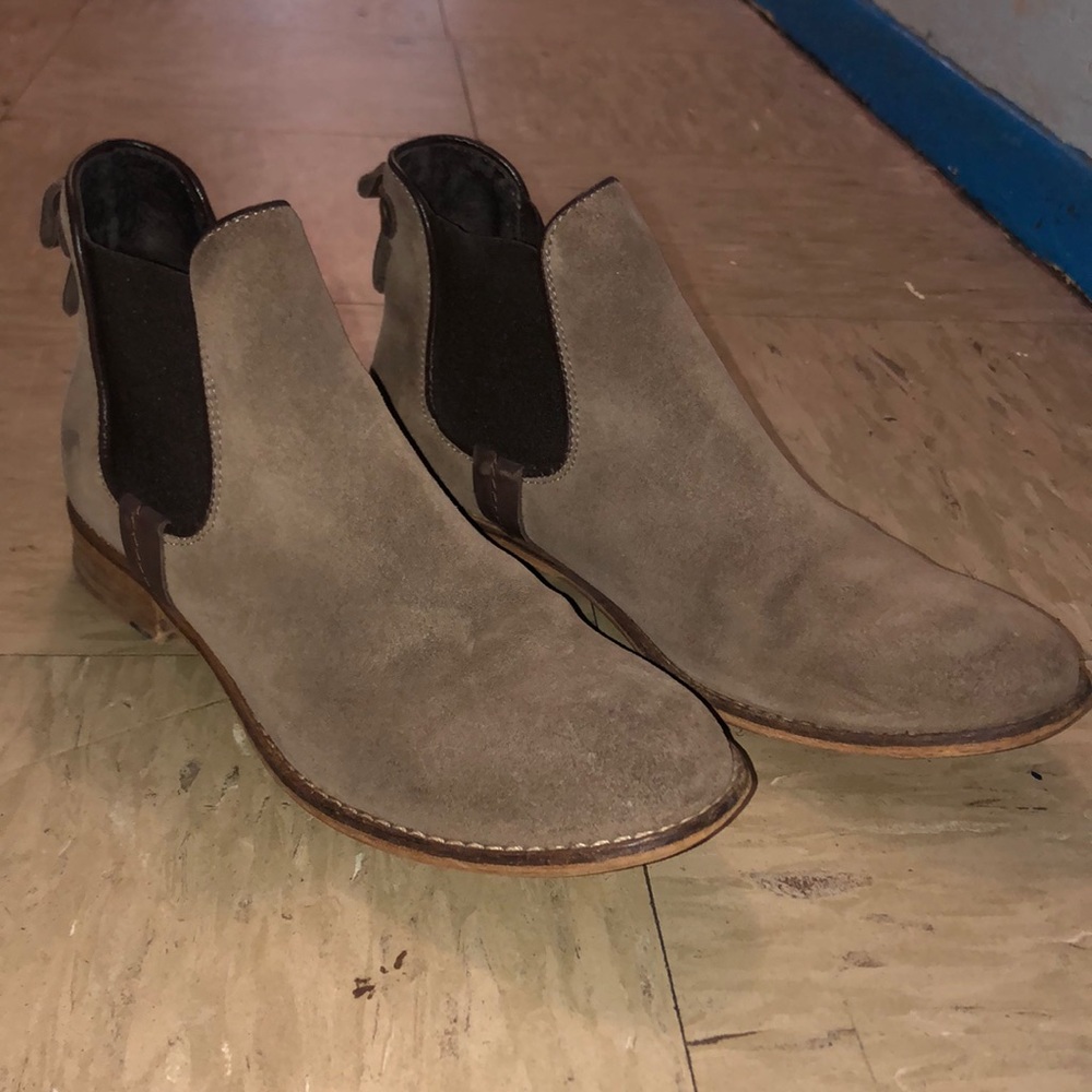 Mustang Brown Suede Ankle Boots
